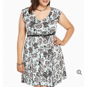 🖤Torrid 🖤Floral Challis Skater Print Dress🖤